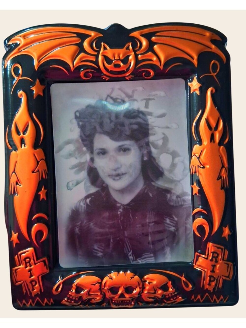 3D Medusa Vintage Photo Frame With Lenticular Portrait Of Woman Skeleton Transfo